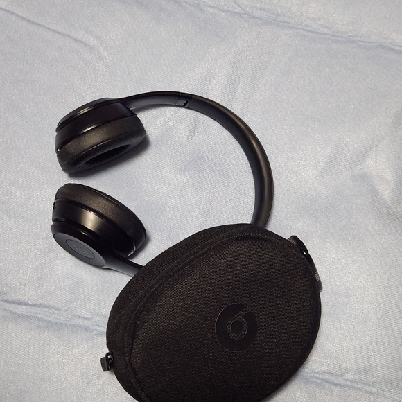 Beats by Dre Black On-Ear Headphones Solo3